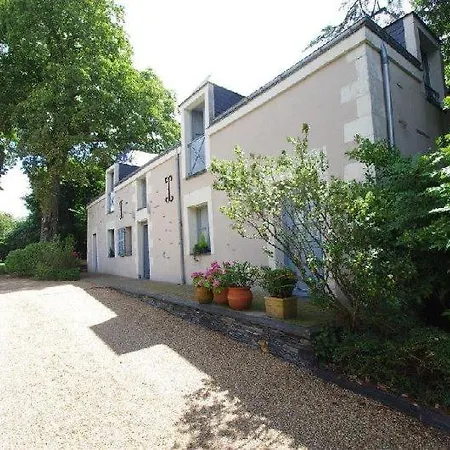 La Demeure Du Goupil Bed & Breakfast 2*